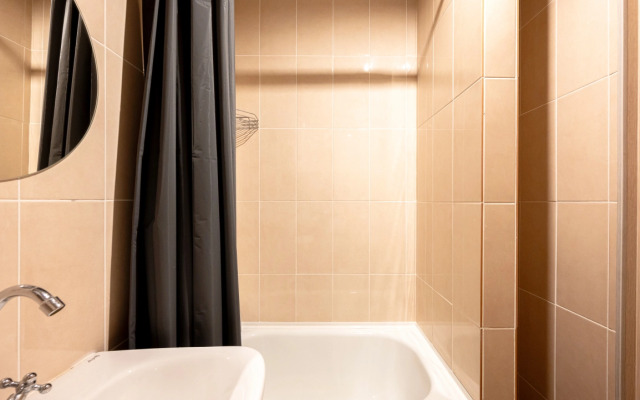 U Starokalinkinskogo mosta Apartments 6