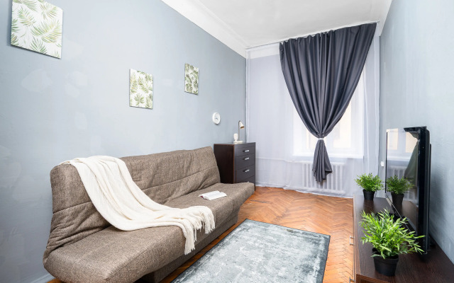 Trekhkomnatnay Na Perekupkom Pereulke Flat
