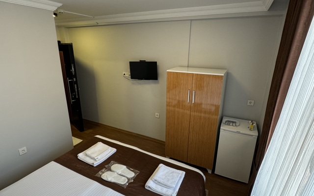 Tavra Hotel