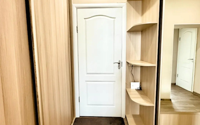 Okolo Metro Flat