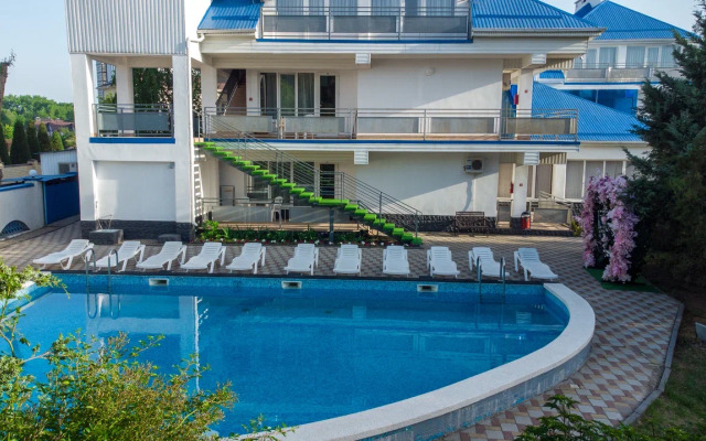 Solnechny Guest House