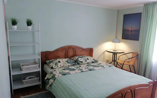 S Saunoj Vishnyovyij Sad Guest House