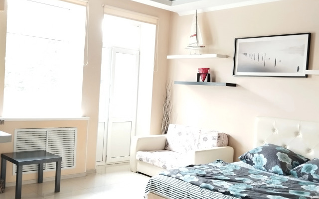 V Samom Tsentre Goroda U Amfiteatra Flat