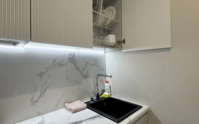 S Pryamym Vidom na More Apartments