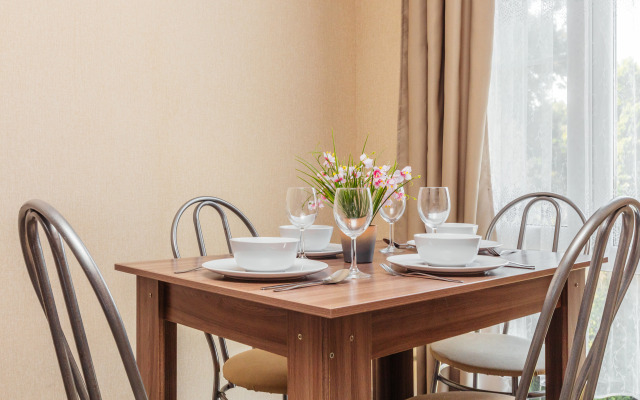 Na Ul Tsvetochnaya Ulitsa 15/21 Flat