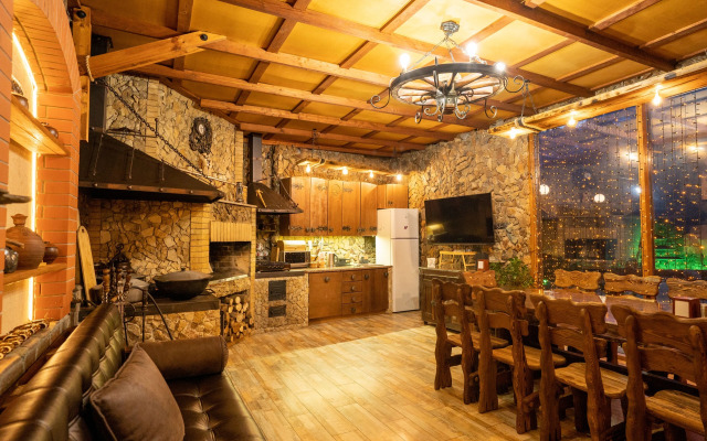 Частный Дом в Горах с Бассейном