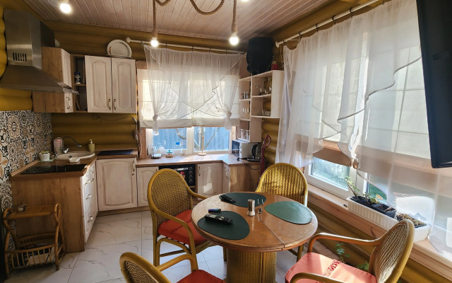Na Poberezhye Private house