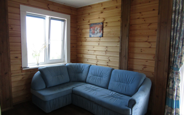 Дом Для Отпуска на Берегу Озера Маслозеро