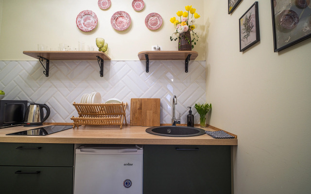 Kranc v starinnom stile vozle Ozera Apartments