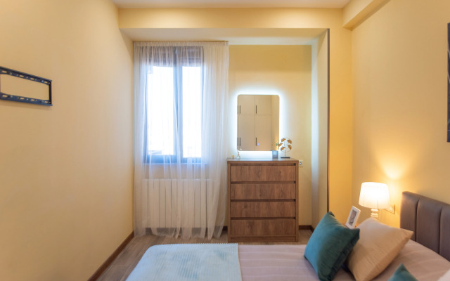 S Vidom na Reku i Gorod Apartments