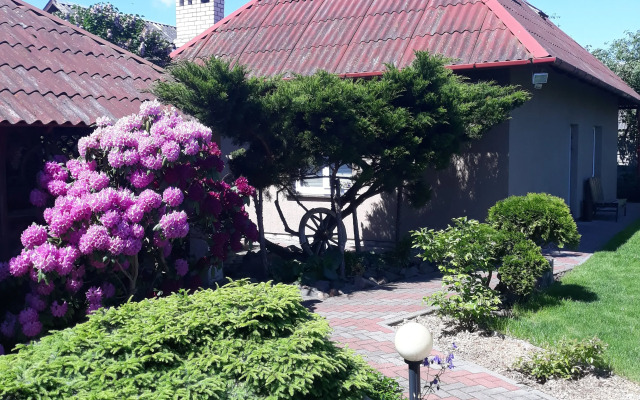 Uyutny Domik Privat House