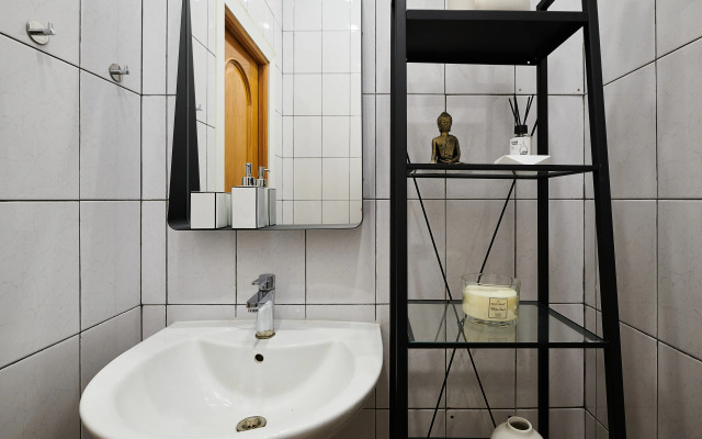 Квартира GM Apartments Двухуровневая с мансардой у Патриарших Прудов