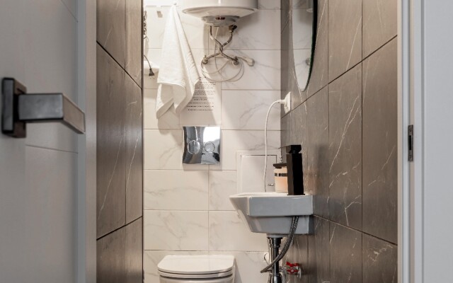 Uluchshennye Na Grecheskom prospekte 5 Apartament