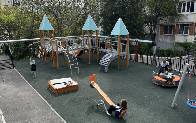 Uyutnaya Kvartira s Prekrasnym Vidom na Gory Flat