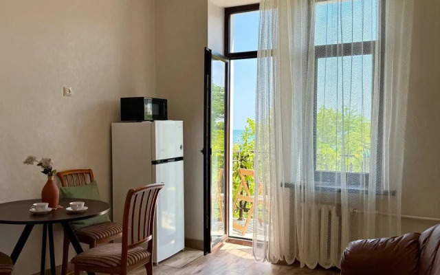 Апартаменты Сталинка на Первой Линии