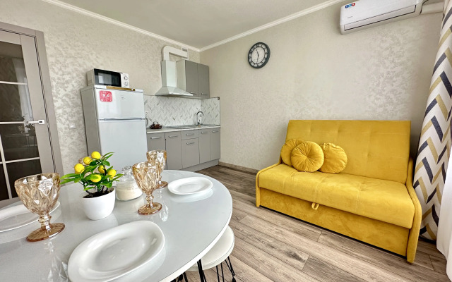Eustoma, Ryadom s TTS Kristall Apartments