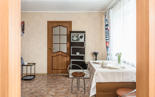 Redisson Blyu Zhdyot Svoikh Gostey Flat