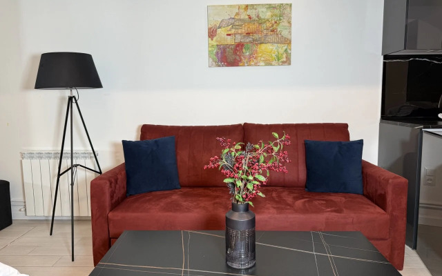 Tiny Modern Home In 1st Floor, Saryan Apartments