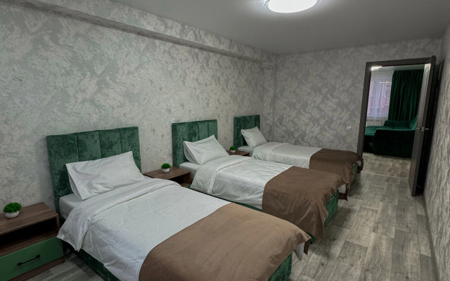 Квартира 3-комнатная на Бульваре Металлургов 4