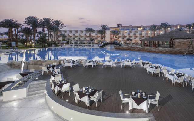 V Grand Beach Resort Sahl Hasheesh Hotel - Image 4