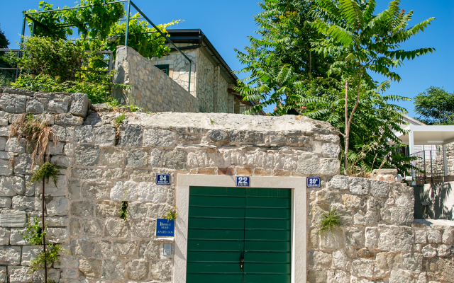 Garden Hotel