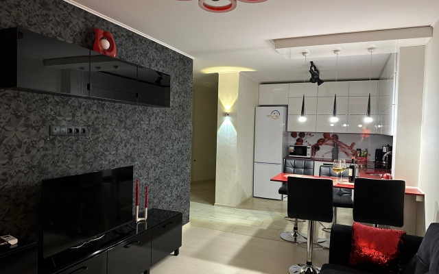 Stil'naya evro 3-h.kom.kvartira s dizajnerskim remontom v ZHK"Evropejskij" Flat
