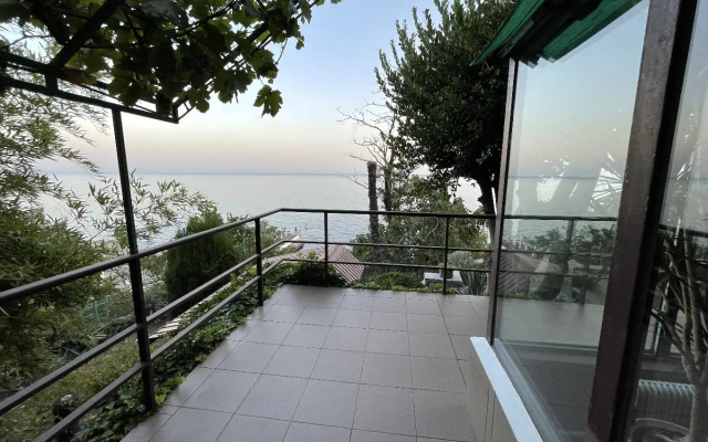 Dvukhetazhny Na Ulitse Drazhinskogo 33 Private house