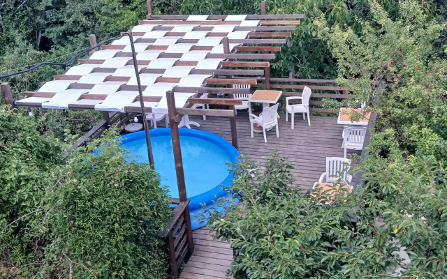 Na Pervom Etazhe Flat