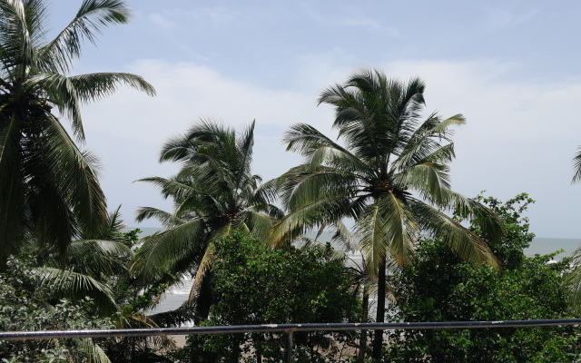 Morjim Sea Waves Hotel
