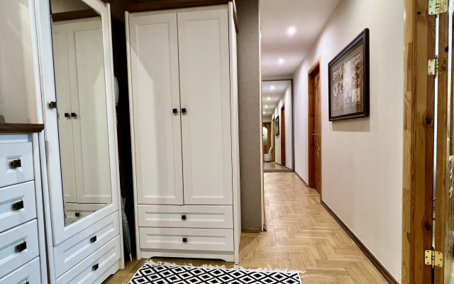 Khudozhestvennaya v tsentre Minska Flat