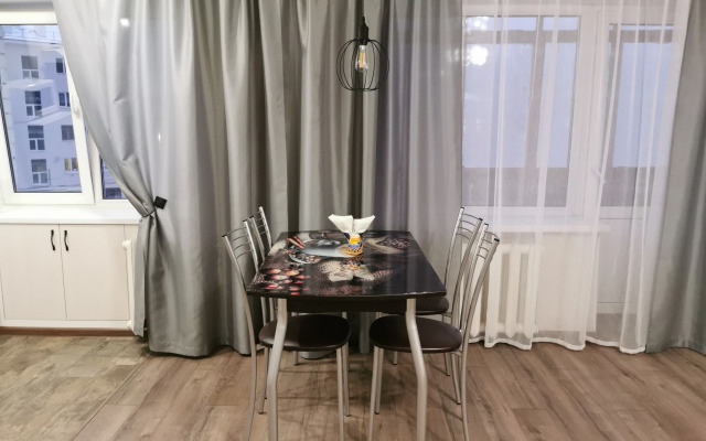 V Tsentre U Pogankinykh  I Menshikovykh Palat Flat