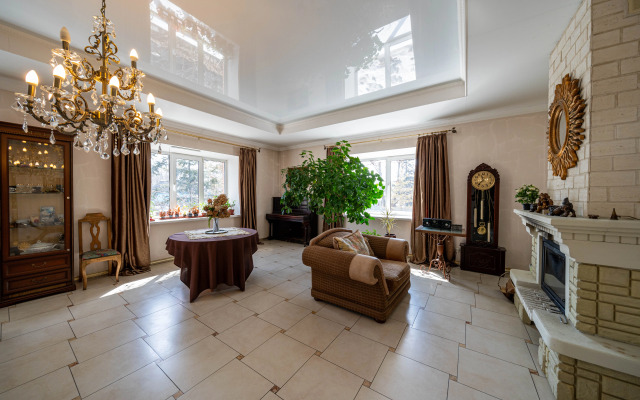 Частный дом Большой уютный коттедж с баней