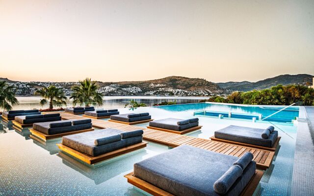 Отель Cape Bodrum Luxury Hotel & Beach