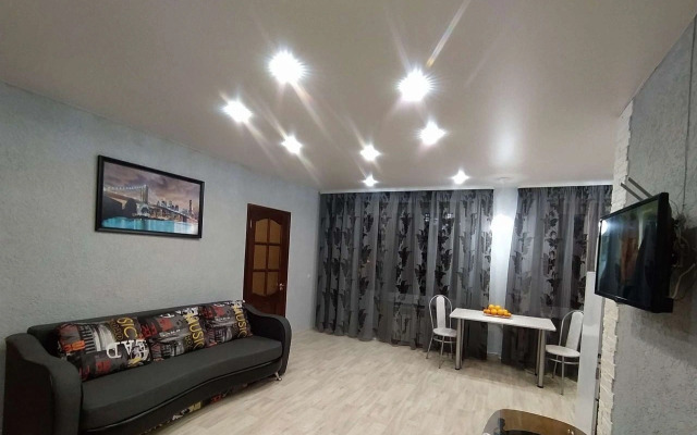 Апартаменты на Базстроевской, 22