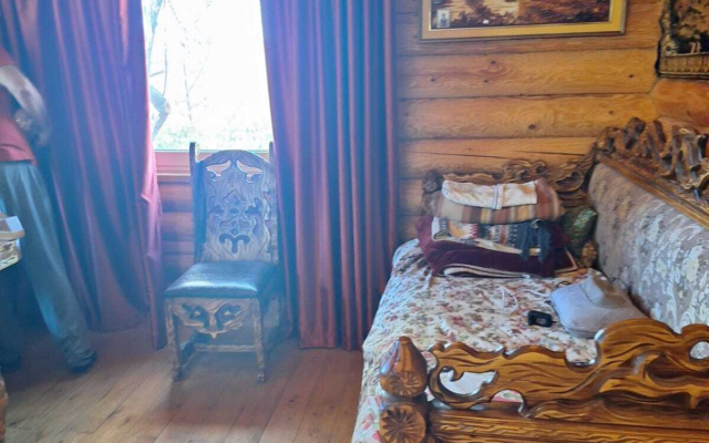 Masha I Medved Private House
