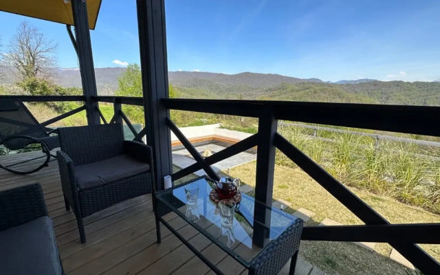 S Panoramnym Vidom Na Gory Private House