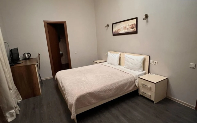 Old Pitius Apartments