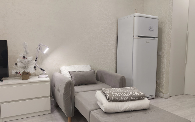 Studiya U Zh/d Vokzala Na 31 Etazhe Flat