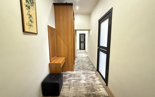V Samom V Serdtse Tyumeni Na Tsvetnom Bulvare Apartments