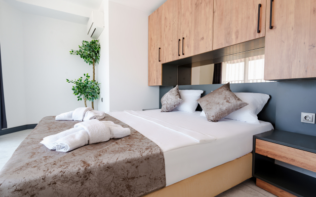Mrt Suites Lara Hotel