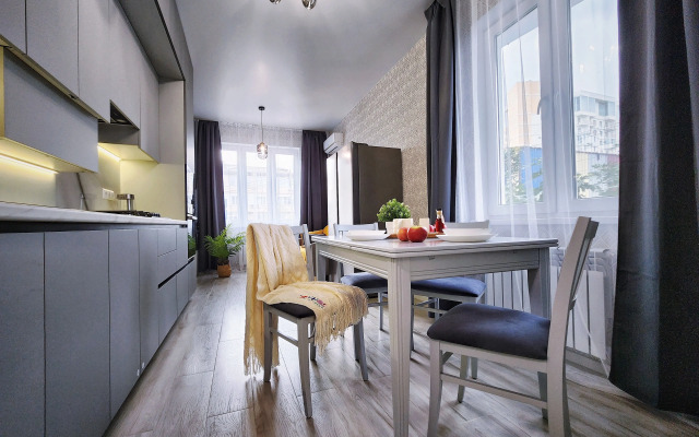Uyutnaya na Ulitse Sergeya Borzenko Flat