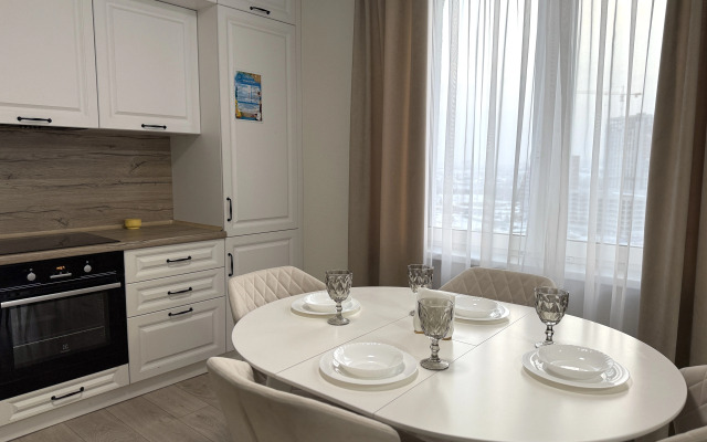 Апартаменты Элитные на берегу реки Тура с видом на Мост Влюбленных