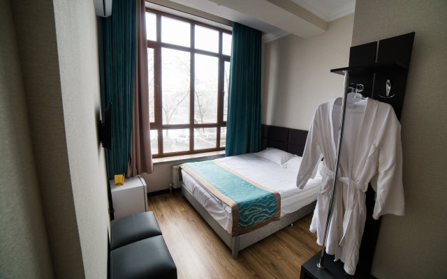 Golden Hotel