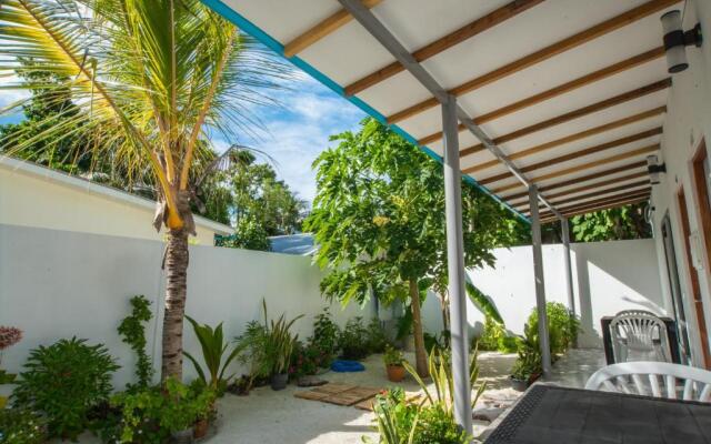 Lagoon Thoddoo Villa