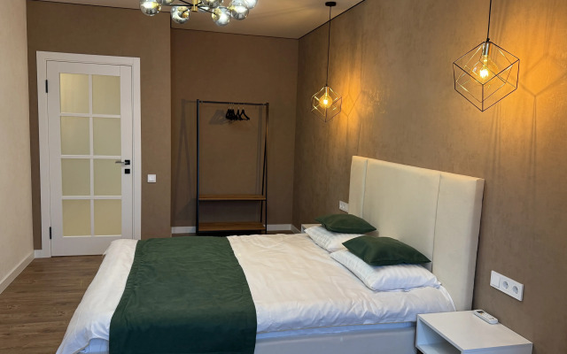 Trekhkomnatnaya v kurortnoy zone Flat