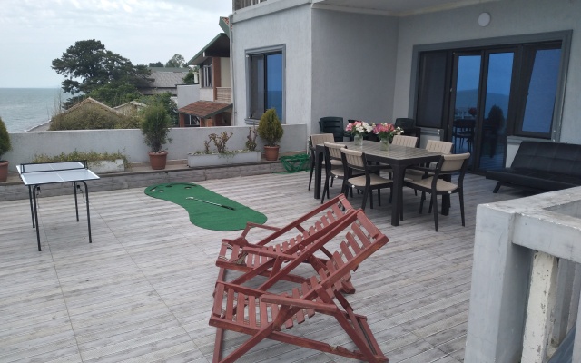 Gugu House Villa