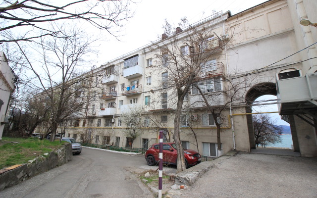 Квартира в Центре Набережная Адмирала Серебрякова 21