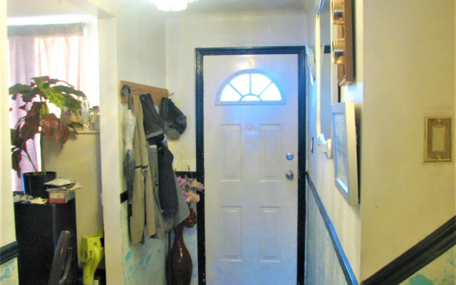 Bob Cinciruk Mini-Hotel