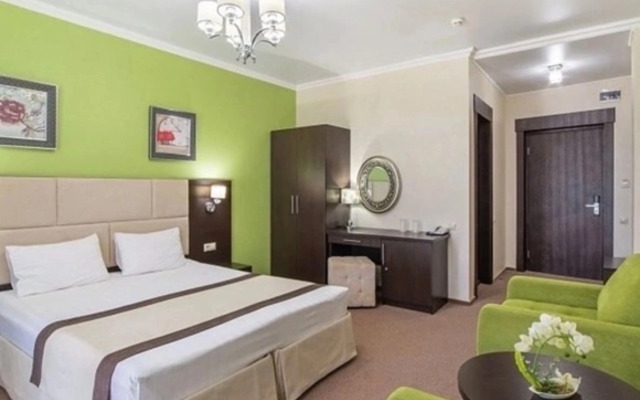 Avrora Hotel
