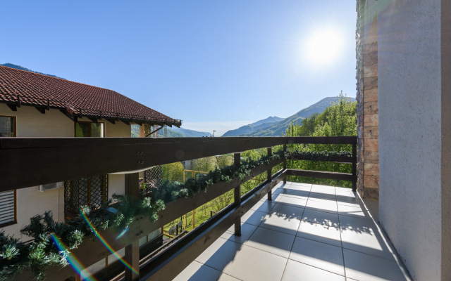Oplot - Dvuhkomnatnye s krugovym balkonom 5 Apartments